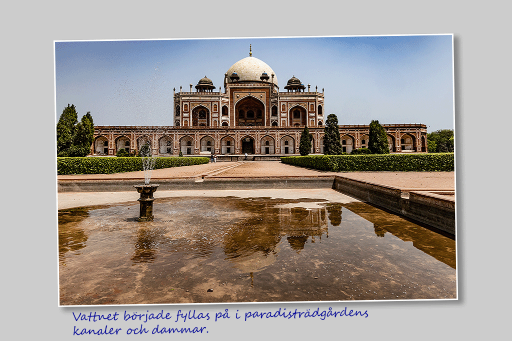 Humayun´s Tomb när vatten i paradisträdgårdens kanaler och dammar.